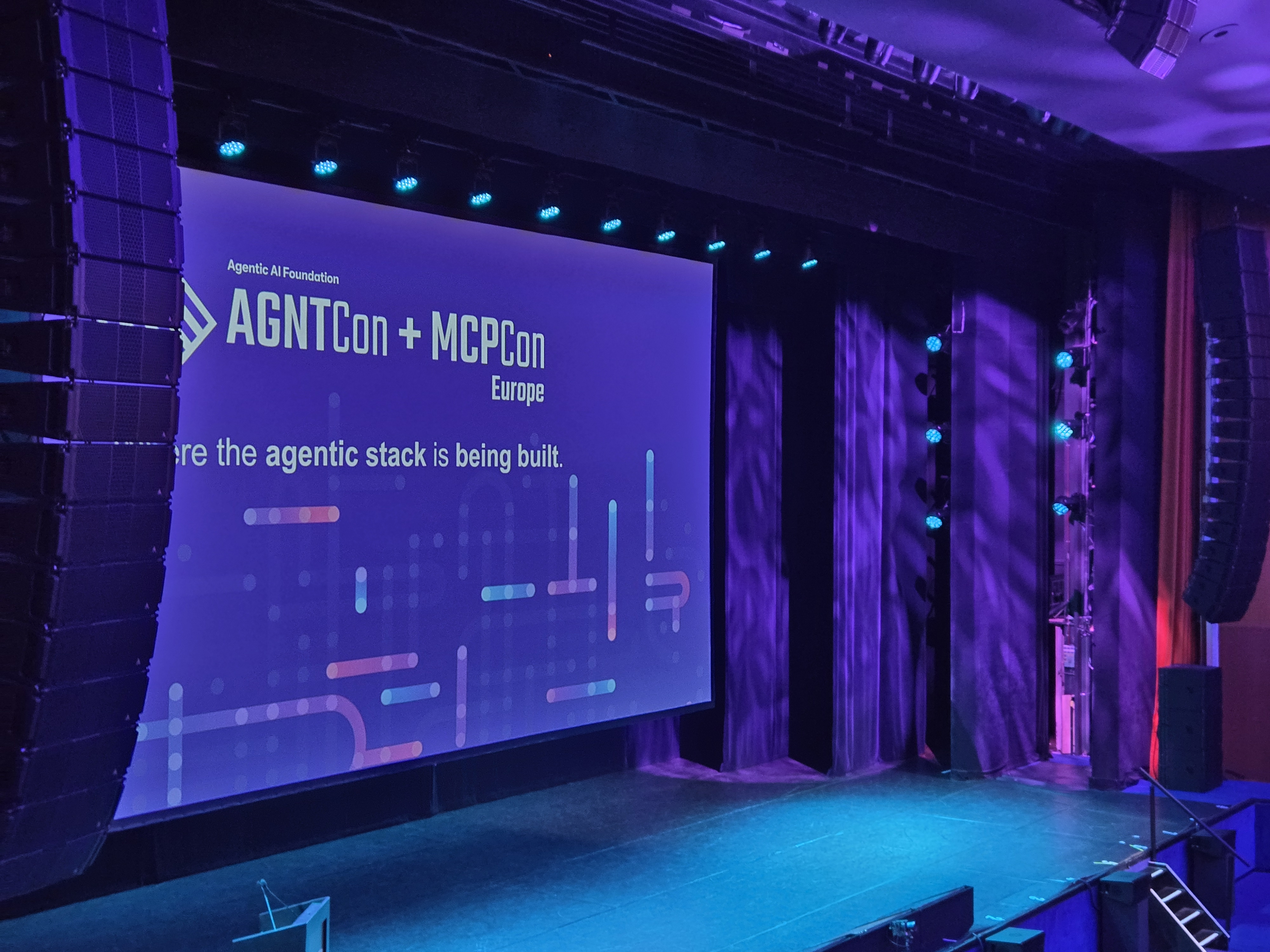 Main stage at AGNTCon + MCPCon Europe 2026 in Amsterdam, by Andre Cobham